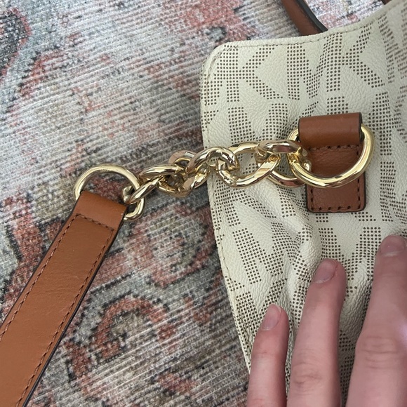 Michael Kors Hamilton Large Bag - Picture 11 of 13